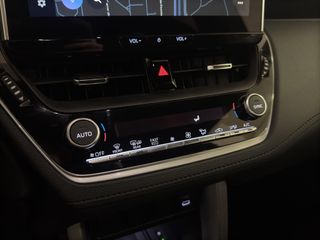 TOYOTA COROLLA CROSS 1.8 HYBRID STYLE E-CVT 140 5P