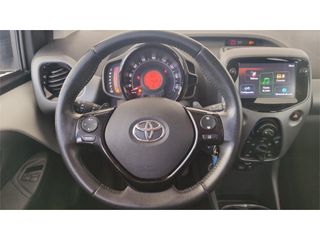 TOYOTA Aygo 5 Puertas x-play 70 Automático (x-shift)