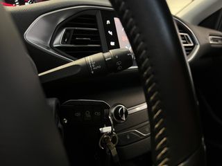 Peugeot 308 5p Allure 1.2 PureTech 96KW (130CV)