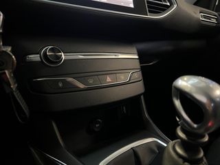 Peugeot 308 5p Allure 1.2 PureTech 96KW (130CV)