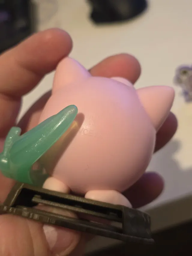 Jigglypuff x Kinder Pokemon