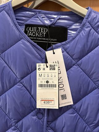 Chaqueta acolchada morada talla M color lila