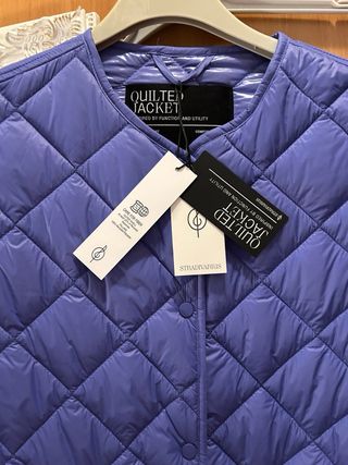 Chaqueta acolchada morada talla M color lila