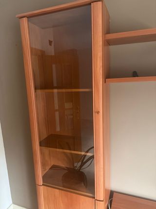 Mueble de salón madera y cristal