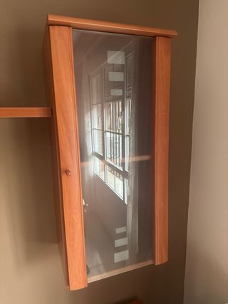 Mueble de salón madera y cristal