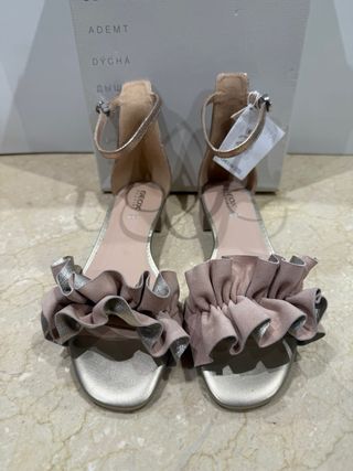 Sandalias Geox Doradas y Rosas con Volantes