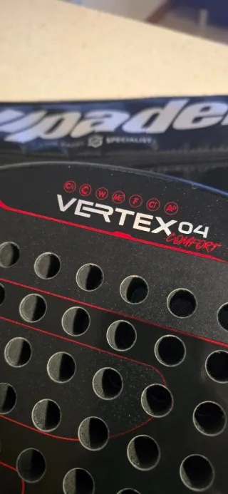 Bullpadel Vertex 04 Comfort Pala