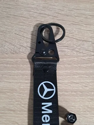 Llavero Mercedes Benz y Tapones Neumáticos