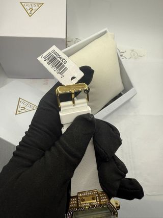 Reloj Guess Dorado y Blanco Nuevo