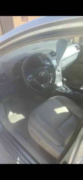 Toyota Avensis 2010