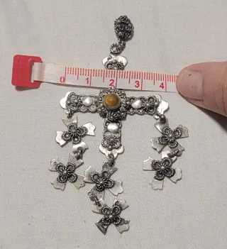 Cruz Yalagag de plata.