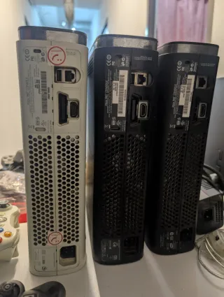 Xbox 360 LIQUIDACIÓN (2 Negras, 1 Blanca)