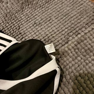 T-shirt Adidas nera taglia M