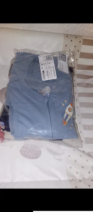 Pijama bebé talla 74 azul cohete de h&m