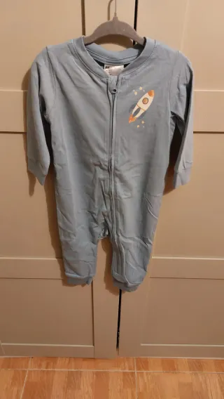 Pijama bebé talla 74 azul cohete de h&m