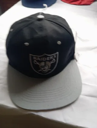 Lote 2 Gorras Vintage Raiders y Lakers