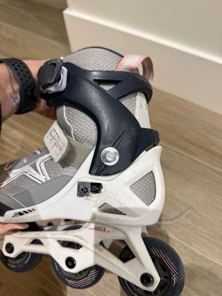 Patines en línea grises y negros 35-38