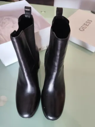Botines Guess Negros