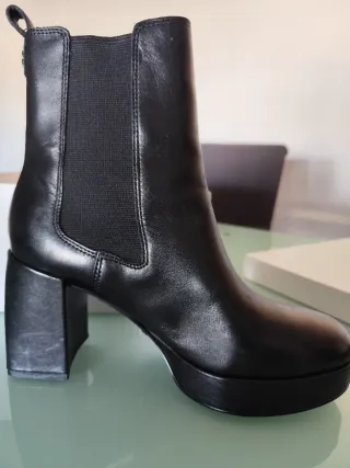 Botines Guess Negros