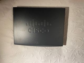 Router Cisco 800 Series con cargador