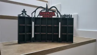 Expositor Kinder Joy Stranger Things