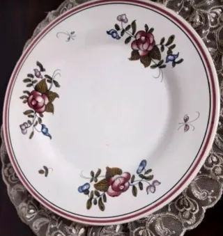 Piatto antico decorato floreale