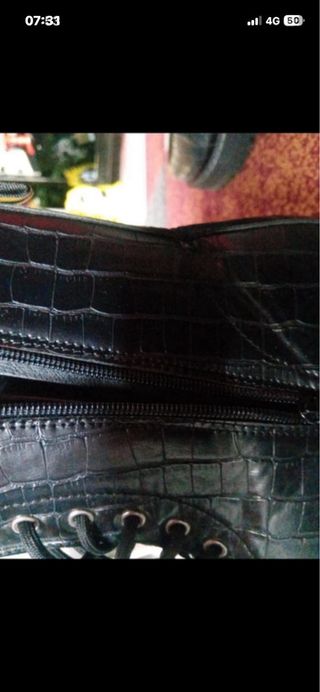 Stivaletti neri effetto coccodrillo taglia 41