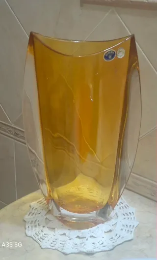 Vaso in vetro di Bohemia color ambra e bordi trasp