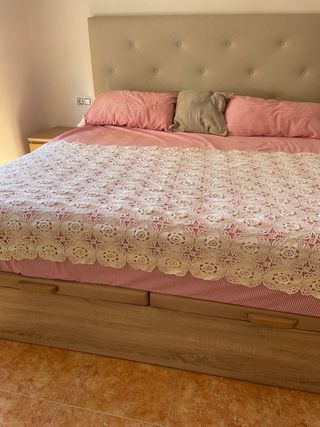 Canapé 180x200 con colchón casi nuevo