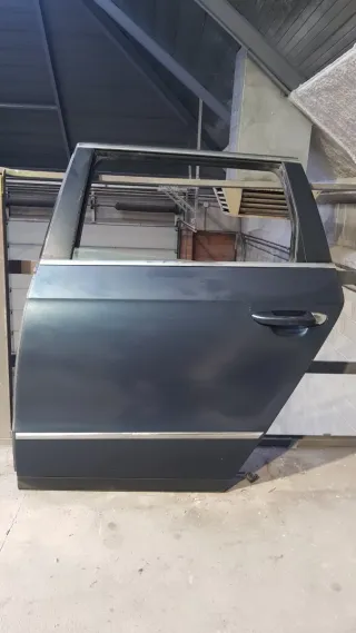 Puerta Trasera Derecha VW Passat B6 Ranchera