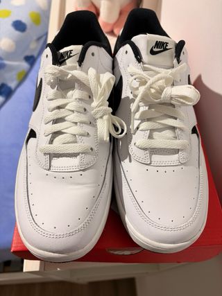 Nike Court Vision Low Blancas y Negras nuevas