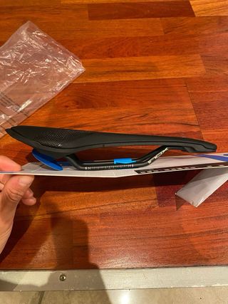 Sillín Pro Falcon Performance Negro