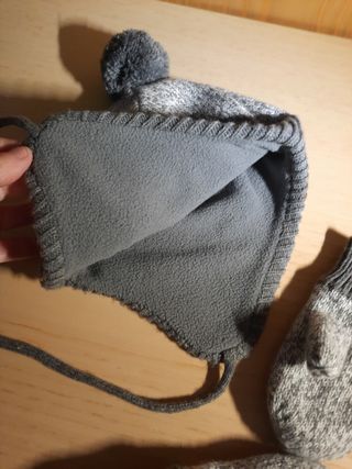 Set cappellino e muffole neonato grigio