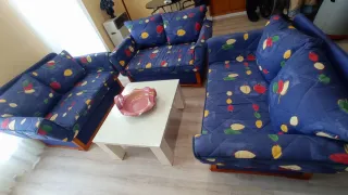 3 Sofás dobles con cajón de base.