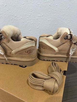 UGG Lowmel Sand