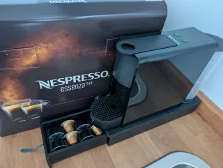 Cafetera Nespresso Essenza Mini Krups
