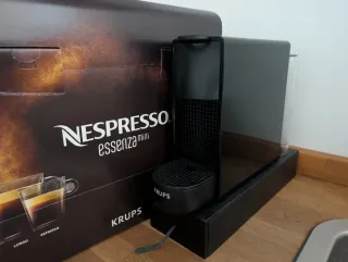 Cafetera Nespresso Essenza Mini Krups