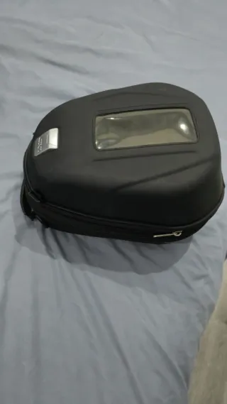 Maleta depósito moto Givi negra