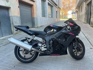 Yamaha R6 Inyección Negra