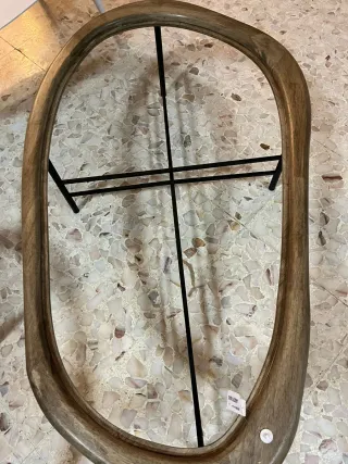 Mesas de abeto con base metálica