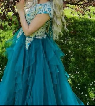 Vestido de fiesta largo dorado y turquesa