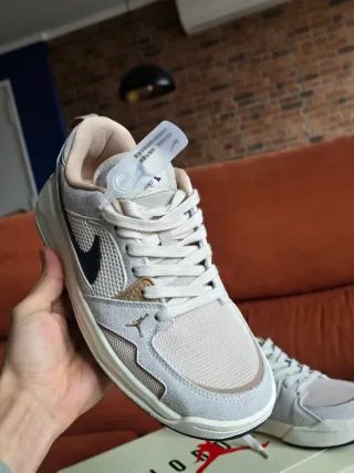 Jordan Sneakers Bege/Cinza