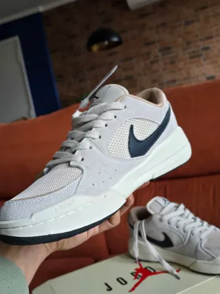 Jordan Sneakers Bege/Cinza