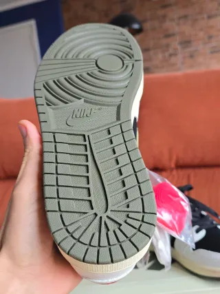 Nike Air Jordan 1 Low Travis Scott