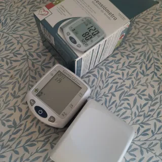 Tensiómetro Sanitec Solutions Muñeca