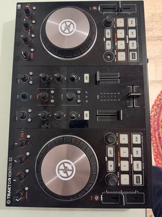 Controlador DJ Native Instruments Traktor Kontrol