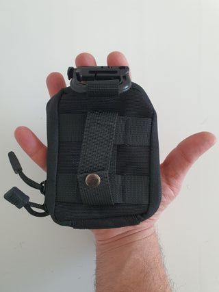 Funda molle para cinturón con mosquetón 13x10x2 cm