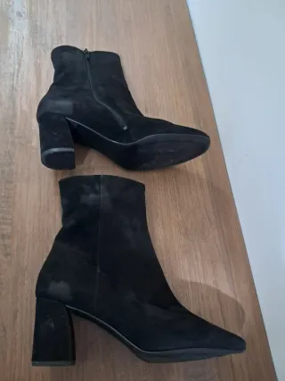 Stivaletti Hogl neri in camoscio