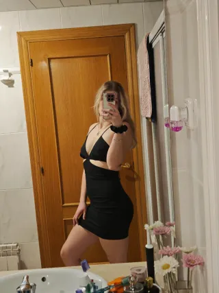 Vestido negro mini cut-out fiesta