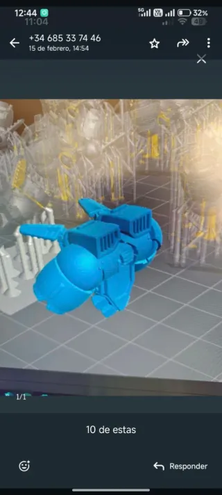 Piezas de miniaturas gris